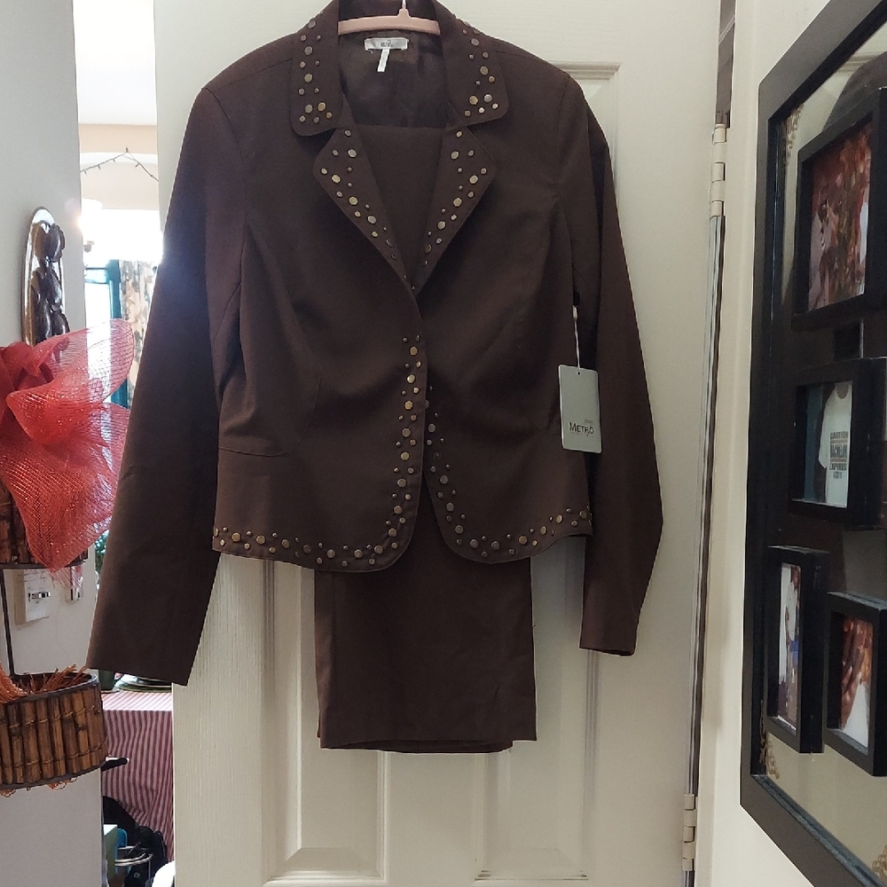 Chic Brown and Gold Womes Pant Suit